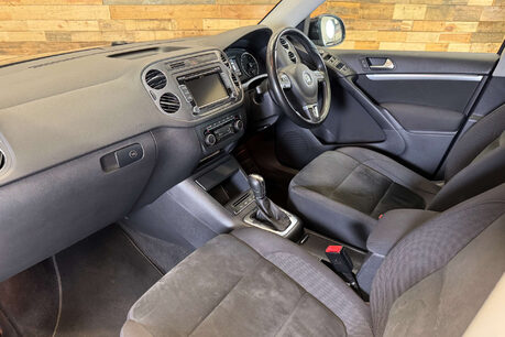 Volkswagen Tiguan 2.0 TDI BlueMotion Tech SE SUV 5dr Diesel DSG 4WD Euro 5 (s/s) (140 ps) 77