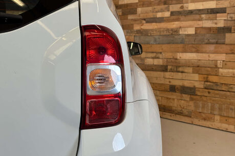 Dacia Duster 1.2 TCe Prestige SUV 5dr Petrol Manual Euro 6 (s/s) (125 ps) 10