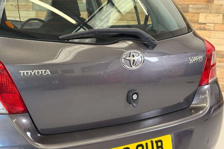 Toyota Yaris 1.33 Dual VVT-i TR Hatchback 5dr Petrol MultiMode Euro 4 (s/s) (101 ps) 8