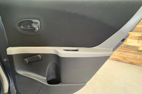 Toyota Yaris 1.33 Dual VVT-i TR Hatchback 5dr Petrol MultiMode Euro 4 (s/s) (101 ps) 33