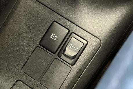 Toyota Yaris 1.33 Dual VVT-i TR Hatchback 5dr Petrol MultiMode Euro 4 (s/s) (101 ps) 41