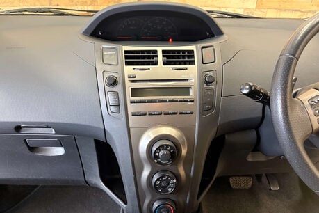 Toyota Yaris 1.33 Dual VVT-i TR Hatchback 5dr Petrol MultiMode Euro 4 (s/s) (101 ps) 46