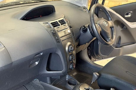 Toyota Yaris 1.33 Dual VVT-i TR Hatchback 5dr Petrol MultiMode Euro 4 (s/s) (101 ps) 54
