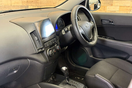 Hyundai i30 1.6 Comfort Hatchback 5dr Petrol Auto Euro 5 (124 bhp) 8