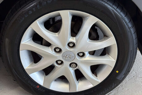 Hyundai i30 1.6 Comfort Hatchback 5dr Petrol Auto Euro 5 (124 bhp) 35