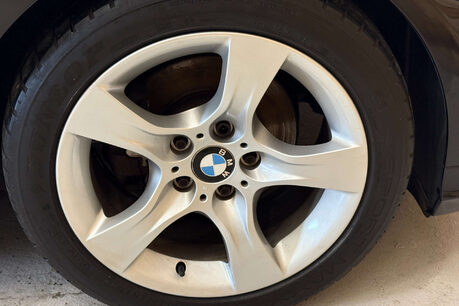 BMW 3 Series 2.0 318i Exclusive Edition Saloon 4dr Petrol Manual Euro 5 (s/s) (143 ps) 24