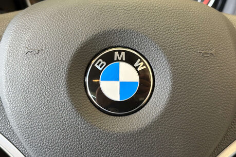 BMW 3 Series 2.0 318i Exclusive Edition Saloon 4dr Petrol Manual Euro 5 (s/s) (143 ps) 28