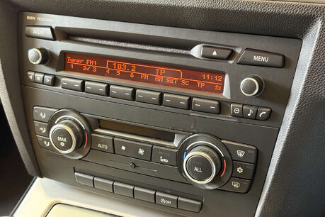 BMW 3 Series 2.0 318i Exclusive Edition Saloon 4dr Petrol Manual Euro 5 (s/s) (143 ps) 31