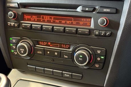 BMW 3 Series 2.0 318i Exclusive Edition Saloon 4dr Petrol Manual Euro 5 (s/s) (143 ps) 48
