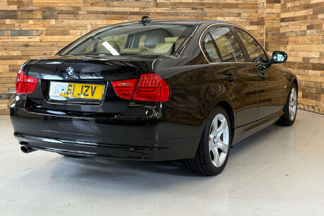 BMW 3 Series 2.0 318i Exclusive Edition Saloon 4dr Petrol Manual Euro 5 (s/s) (143 ps) 54