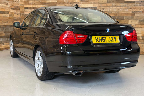 BMW 3 Series 2.0 318i Exclusive Edition Saloon 4dr Petrol Manual Euro 5 (s/s) (143 ps) 75