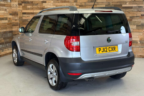 Skoda Yeti 1.6 TDI GreenLine II SE SUV 5dr Diesel Manual Euro 5 (s/s) (105 ps) 4