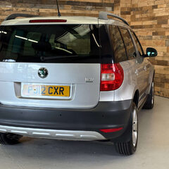Skoda Yeti 1.6 TDI GreenLine II SE SUV 5dr Diesel Manual Euro 5 (s/s) (105 ps) 4