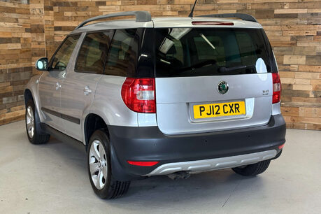 Skoda Yeti 1.6 TDI GreenLine II SE SUV 5dr Diesel Manual Euro 5 (s/s) (105 ps) 54