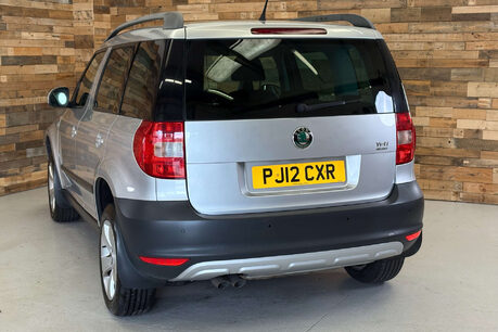 Skoda Yeti 1.6 TDI GreenLine II SE SUV 5dr Diesel Manual Euro 5 (s/s) (105 ps) 55