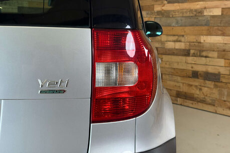 Skoda Yeti 1.6 TDI GreenLine II SE SUV 5dr Diesel Manual Euro 5 (s/s) (105 ps) 67