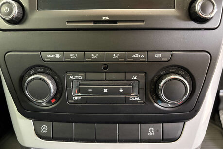 Skoda Yeti 1.6 TDI GreenLine II SE SUV 5dr Diesel Manual Euro 5 (s/s) (105 ps) 45