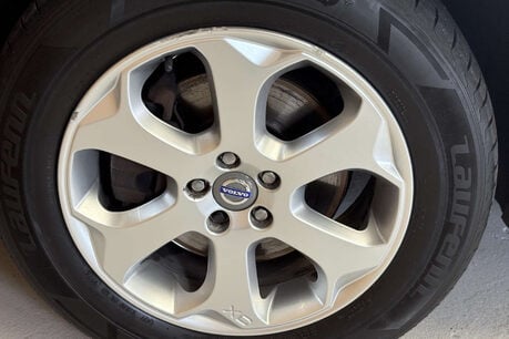 Volvo XC60 2.4 D4 SE Lux SUV 5dr Diesel Geartronic AWD Euro 5 (163 ps) 15