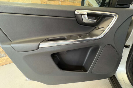Volvo XC60 2.4 D4 SE Lux SUV 5dr Diesel Geartronic AWD Euro 5 (163 ps) 43