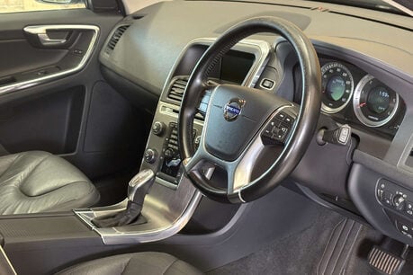 Volvo XC60 2.4 D4 SE Lux SUV 5dr Diesel Geartronic AWD Euro 5 (163 ps) 5