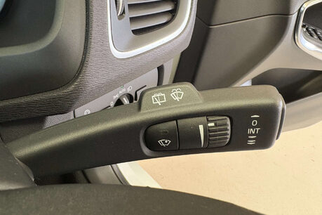 Volvo V40 1.6 T4 SE Hatchback 5dr Petrol Powershift Euro 5 (s/s) (180 ps) 31