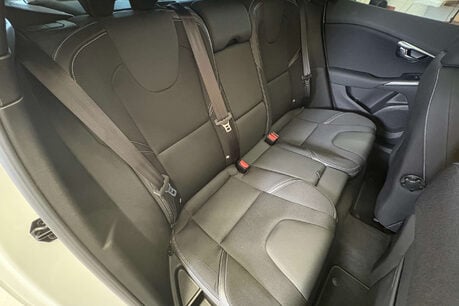 Volvo V40 1.6 T4 SE Hatchback 5dr Petrol Powershift Euro 5 (s/s) (180 ps) 51