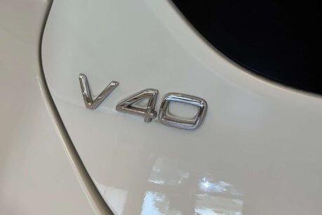Volvo V40 1.6 T4 SE Hatchback 5dr Petrol Powershift Euro 5 (s/s) (180 ps) 65