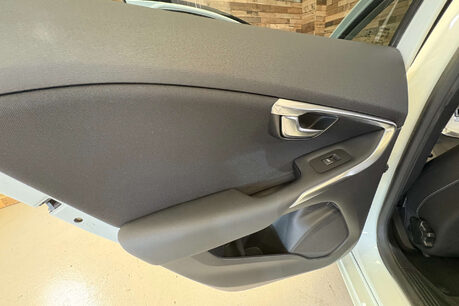 Volvo V40 1.6 T4 SE Hatchback 5dr Petrol Powershift Euro 5 (s/s) (180 ps) 43