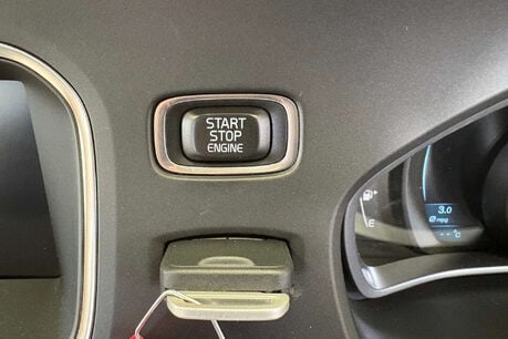 Volvo V40 1.6 T4 SE Hatchback 5dr Petrol Powershift Euro 5 (s/s) (180 ps) 35