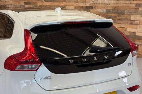 Volvo V40 1.6 T4 SE Hatchback 5dr Petrol Powershift Euro 5 (s/s) (180 ps) 69