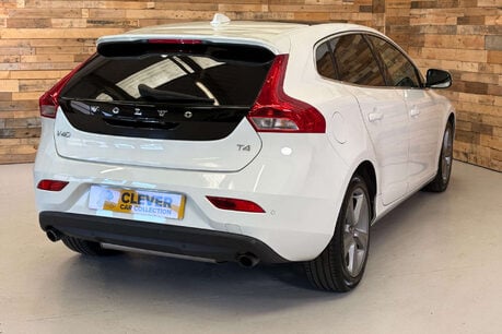 Volvo V40 1.6 T4 SE Hatchback 5dr Petrol Powershift Euro 5 (s/s) (180 ps) 5