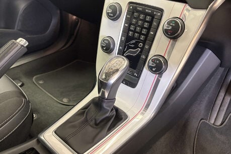 Volvo V40 1.6 T4 SE Hatchback 5dr Petrol Powershift Euro 5 (s/s) (180 ps) 55