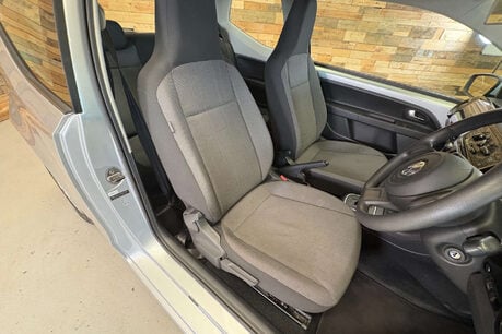 Volkswagen Up 1.0 Move up! Hatchback 3dr Petrol ASG Euro 5 (60 ps) 6