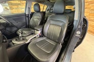 Kia Sportage 1.7 CRDi EcoDynamics 3 SUV 5dr Diesel Manual 2WD Euro 6 (s/s) (114 bhp) 57