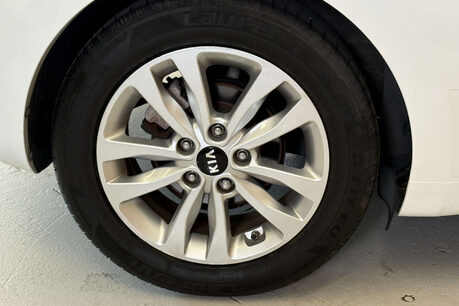 Kia Pro Ceed 1.6 GDi 2 Hatchback 3dr Petrol Manual Euro 6 (s/s) (133 bhp) 44