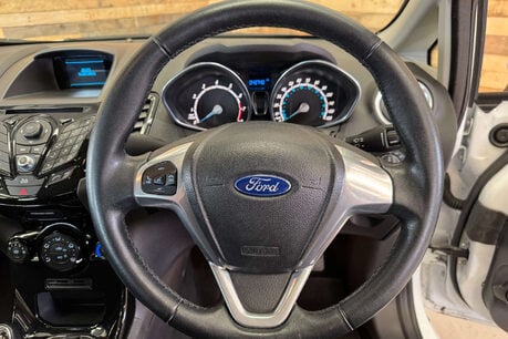 Ford Fiesta 1.25 Zetec Hatchback 5dr Petrol Manual Euro 5 (82 ps) 7