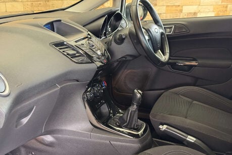 Ford Fiesta 1.25 Zetec Hatchback 5dr Petrol Manual Euro 5 (82 ps) 28
