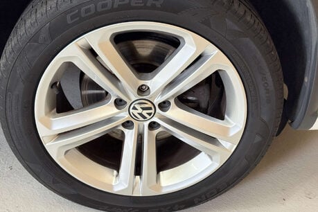 Volkswagen Tiguan 2.0 TDI BlueMotion Tech R-Line SUV 5dr Diesel Manual 4WD Euro 5 (s/s) (Nav) 25