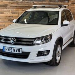 Volkswagen Tiguan 2.0 TDI BlueMotion Tech R-Line SUV 5dr Diesel Manual 4WD Euro 5 (s/s) (Nav) 1
