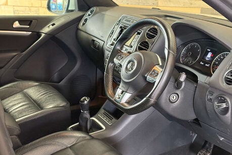 Volkswagen Tiguan 2.0 TDI BlueMotion Tech R-Line SUV 5dr Diesel Manual 4WD Euro 5 (s/s) (Nav) 55