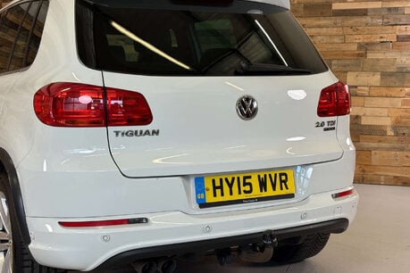 Volkswagen Tiguan 2.0 TDI BlueMotion Tech R-Line SUV 5dr Diesel Manual 4WD Euro 5 (s/s) (Nav) 71