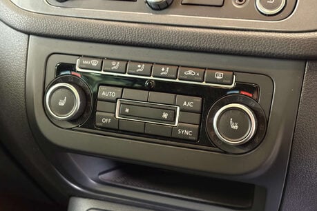 Volkswagen Tiguan 2.0 TDI BlueMotion Tech R-Line SUV 5dr Diesel Manual 4WD Euro 5 (s/s) (Nav) 49