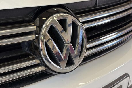 Volkswagen Tiguan 2.0 TDI BlueMotion Tech R-Line SUV 5dr Diesel Manual 4WD Euro 5 (s/s) (Nav) 78