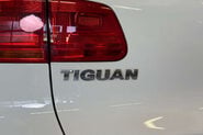 Volkswagen Tiguan 2.0 TDI BlueMotion Tech R-Line SUV 5dr Diesel Manual 4WD Euro 5 (s/s) (Nav) 75