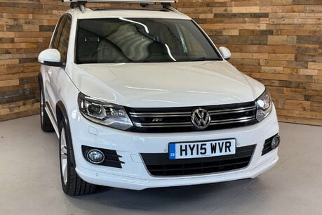 Volkswagen Tiguan 2.0 TDI BlueMotion Tech R-Line SUV 5dr Diesel Manual 4WD Euro 5 (s/s) (Nav) 18