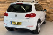 Volkswagen Tiguan 2.0 TDI BlueMotion Tech R-Line SUV 5dr Diesel Manual 4WD Euro 5 (s/s) (Nav) 73