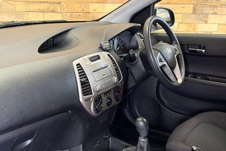 Hyundai i20 1.4 Comfort Hatchback 5dr Petrol Manual Euro 4 (99 bhp) 22