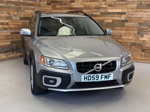 Volvo XC70 2.4 D5 SE Lux Premium Estate 5dr Diesel Geartronic AWD Euro 5 (205 ps)