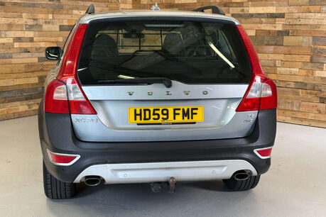 Volvo XC70 2.4 D5 SE Lux Premium Estate 5dr Diesel Geartronic AWD Euro 5 (205 ps) 8