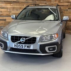 Volvo XC70 2.4 D5 SE Lux Premium Estate 5dr Diesel Geartronic AWD Euro 5 (205 ps) 1